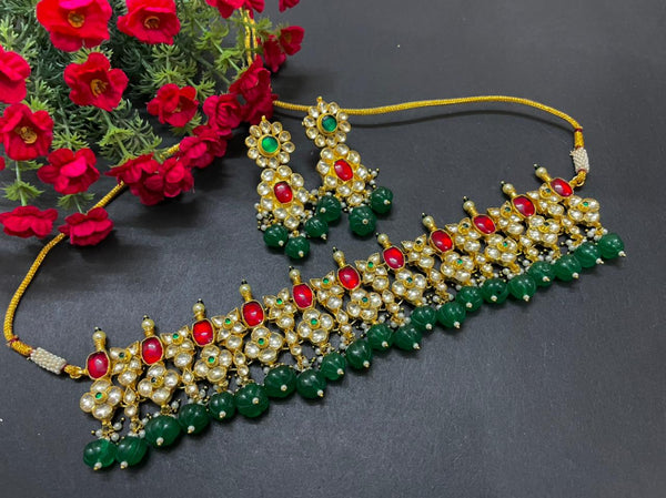 Minaki Surkh Kundan Choker Set