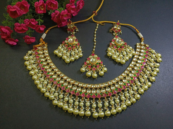 Minaki Sadabahar Kundan Set