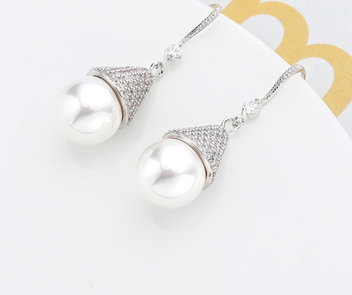 Minaki Fiona Pearl Earrings