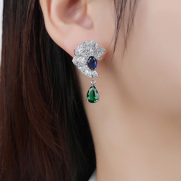 Minaki Chic Ear Danglers
