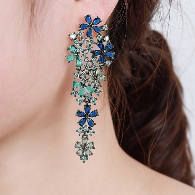 Minaki Flora Ear Danglers