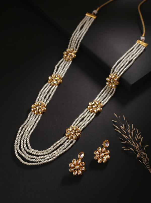 Minaki Amala Kundan Set