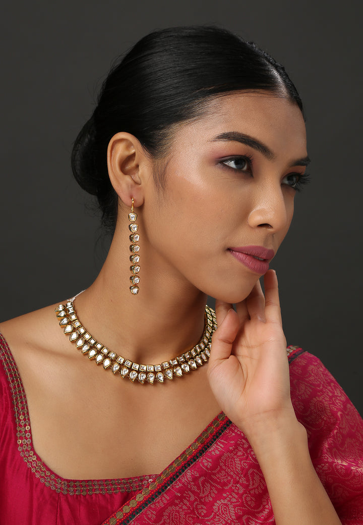 Minaki Nazuk Kundan Set