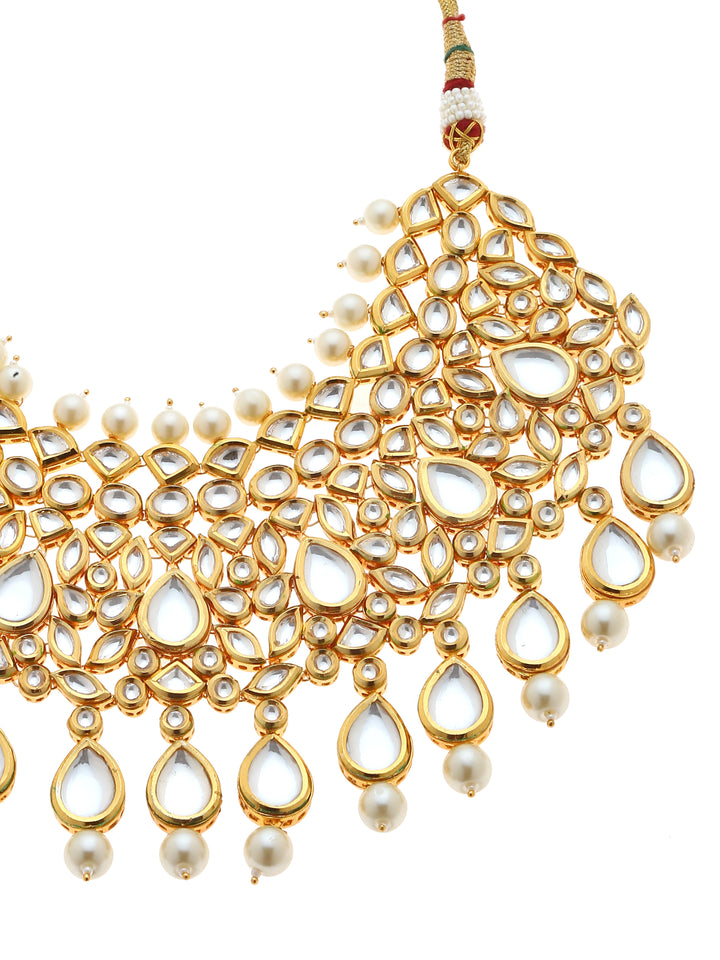 Minaki Inayat Kundan Jewellery Set