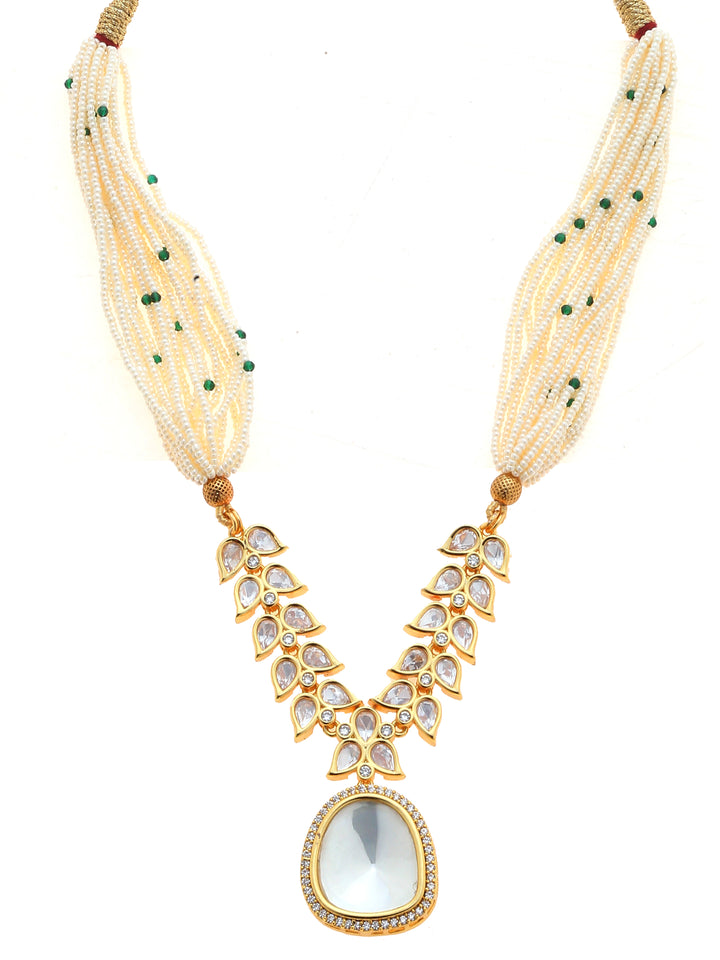 Minaki Mahwish Kundan Set