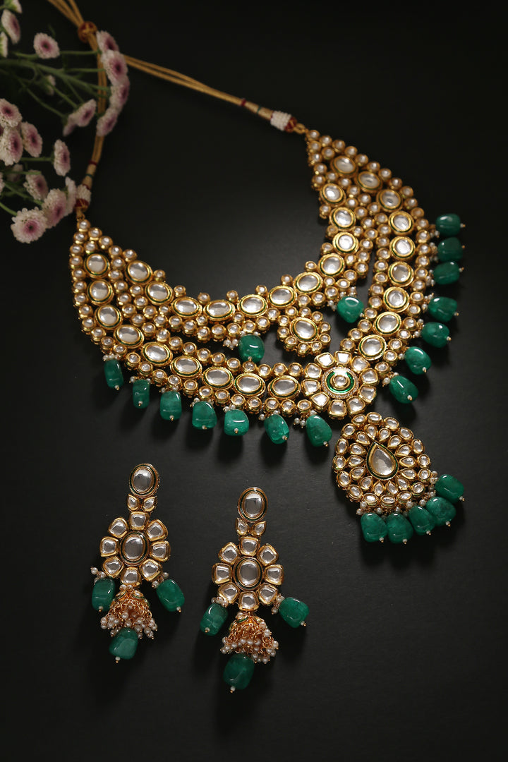 Minaki Mohini Kundan Set