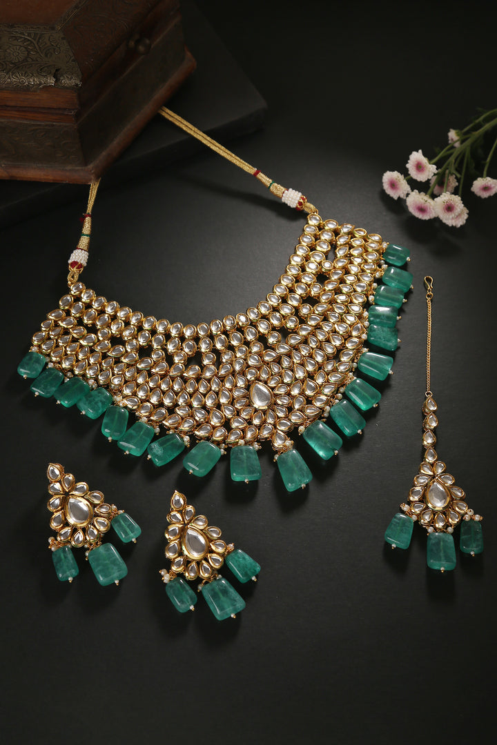 Minaki Zahira Kundan Set