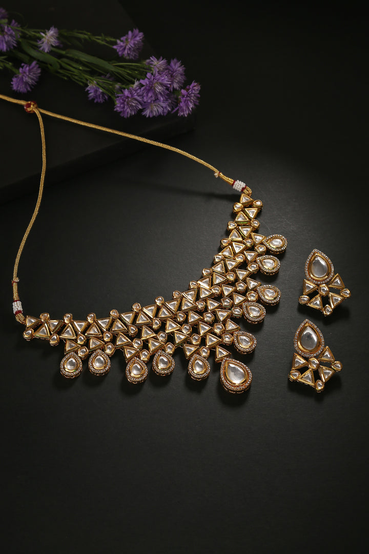 Minaki Faatina Kundan Set