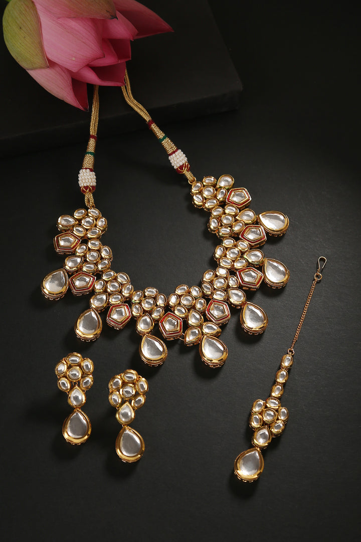 Minaki Suri Kundan Set