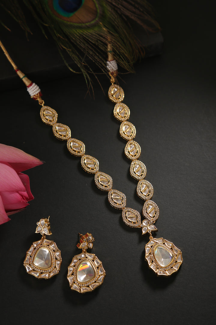 Minaki Abha Kundan Set