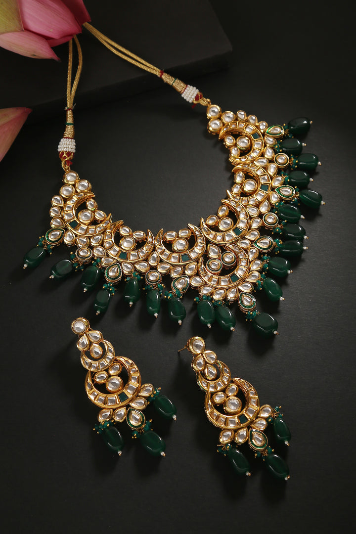 Minaki Farah Kundan Set