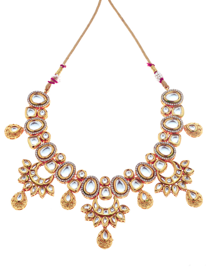 Minaki Nazneen Kundan Set