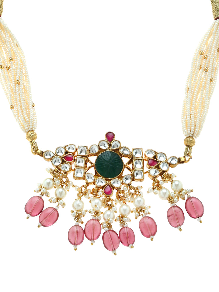 Minaki Pallavi Kundan Set