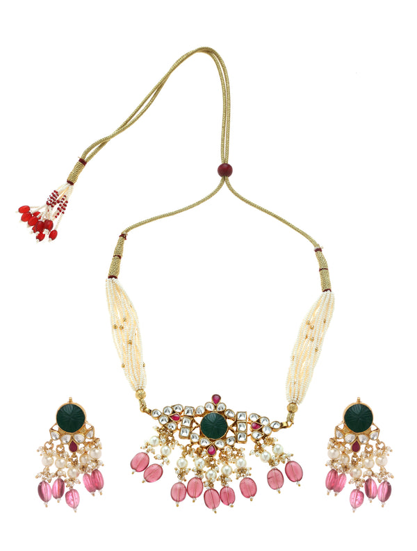 Minaki Pallavi Kundan Set