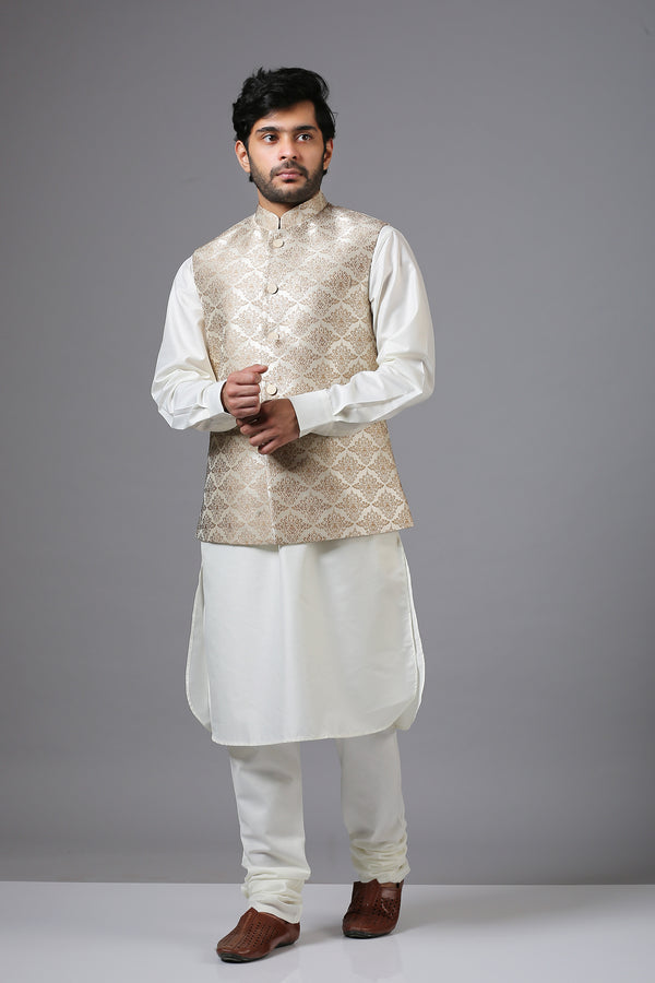 Rich Embroidered Fawn Bundi