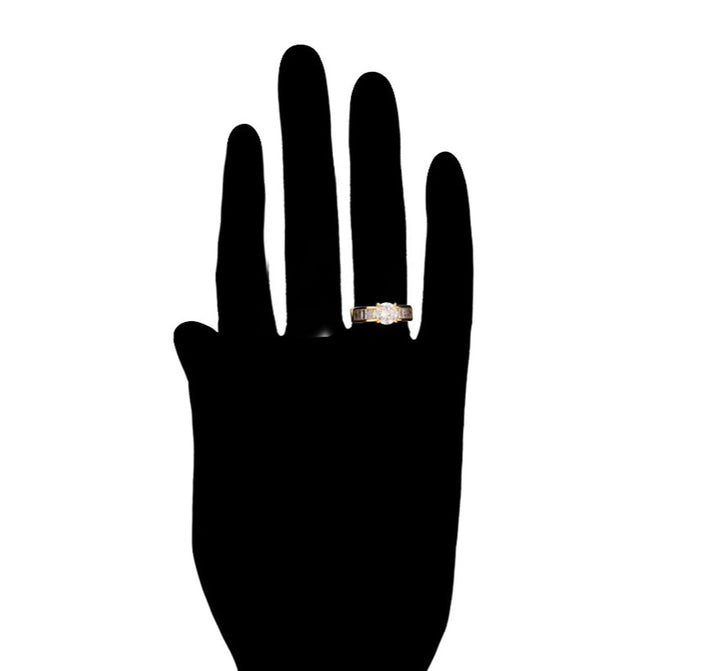 Minaki Luxurious Solitaire Ring