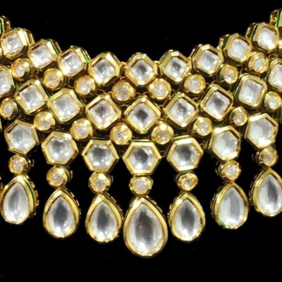 Minaki Nafeez Kundan Choker Set