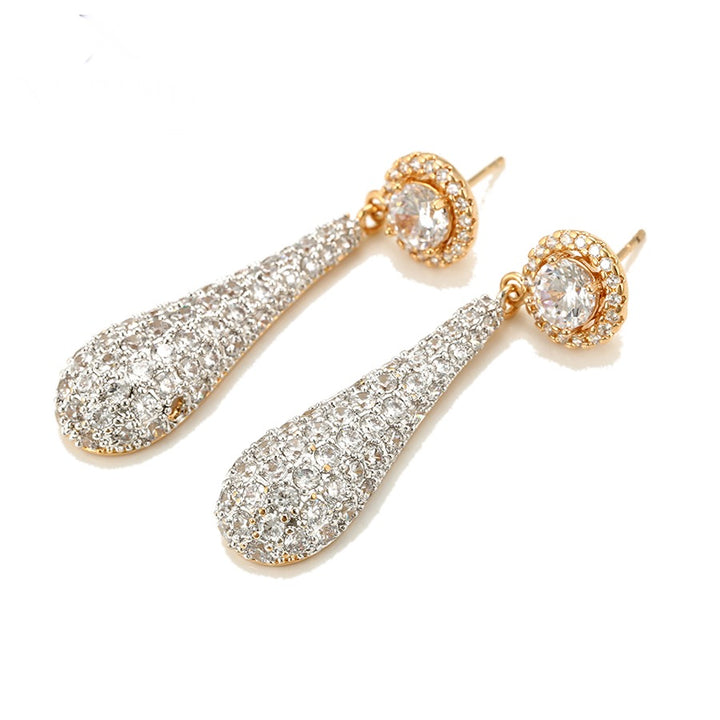 Minaki Luxurious Dimond Danglers