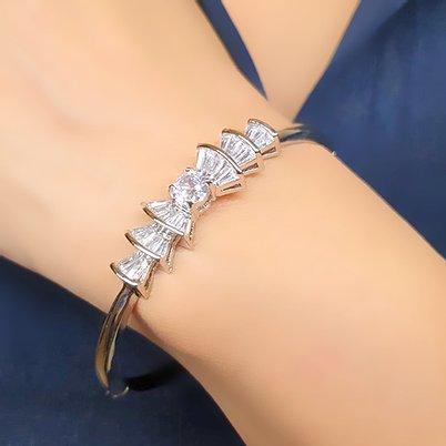 Minaki Contemporary Floral Bracelet