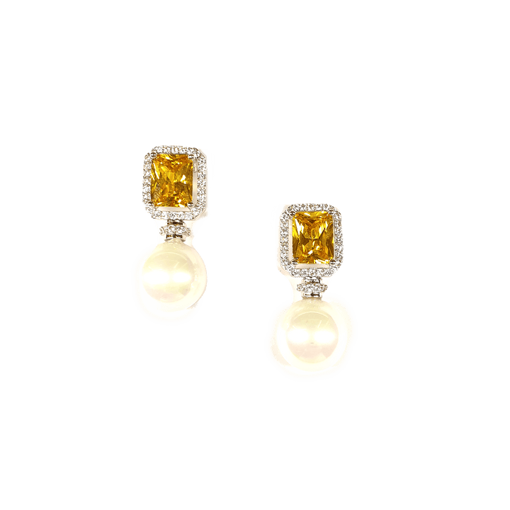Minaki Contemporary Zircon Ear Studs