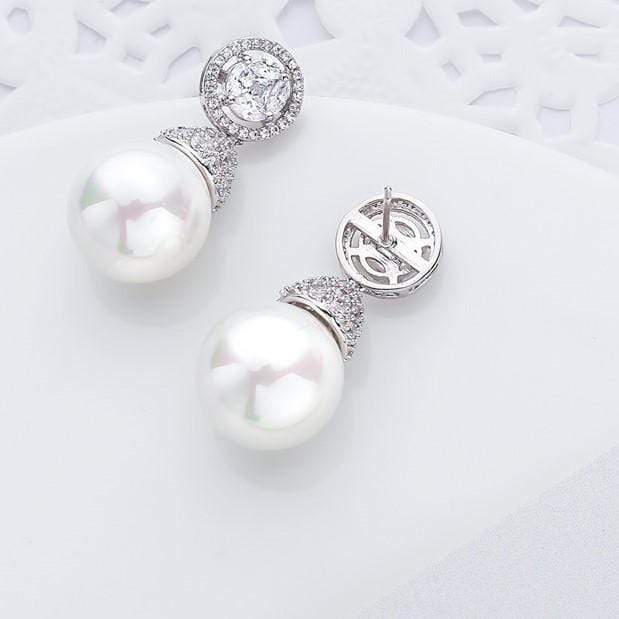 Minaki Solitaire Pearl Drop Earrings