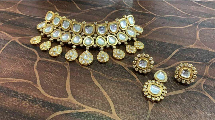 Minaki Rajwada Kundan Bridal Choker Set