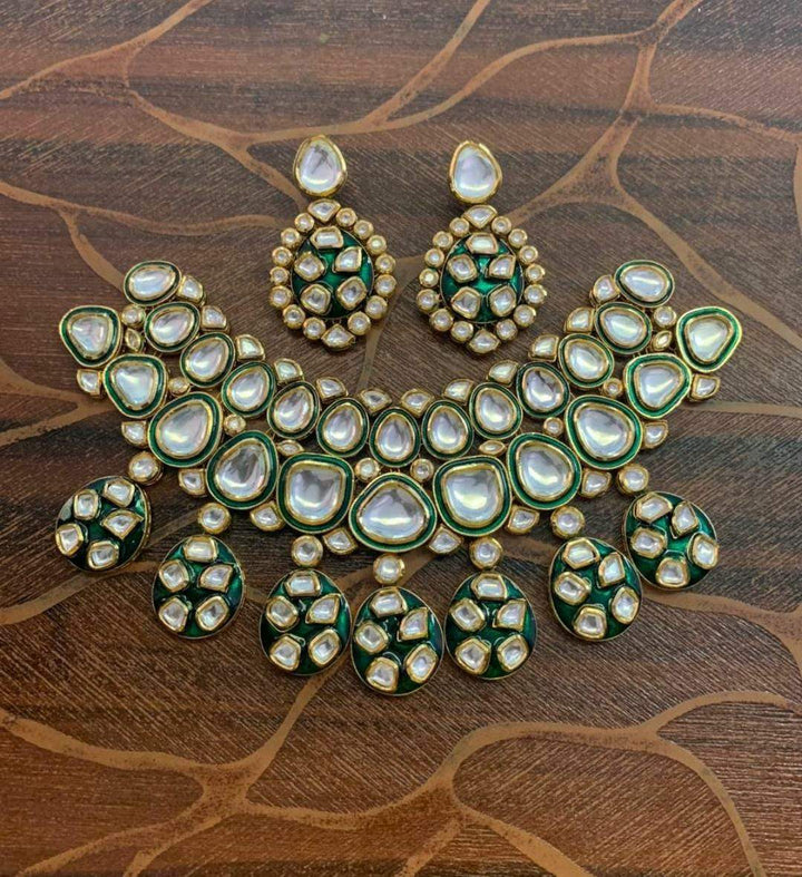 Minaki Kundan Choker Set