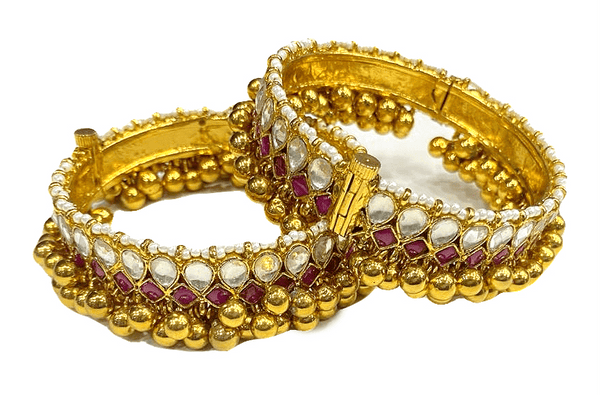 MINAKI Kadas KUNDAN KADA WITH RUBY COLORED STONES AND GOLDEN BEADS