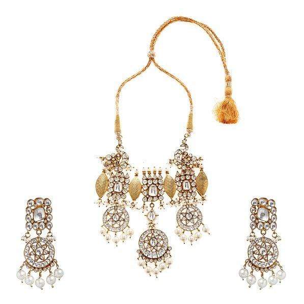 Minaki Advika Kundan Set